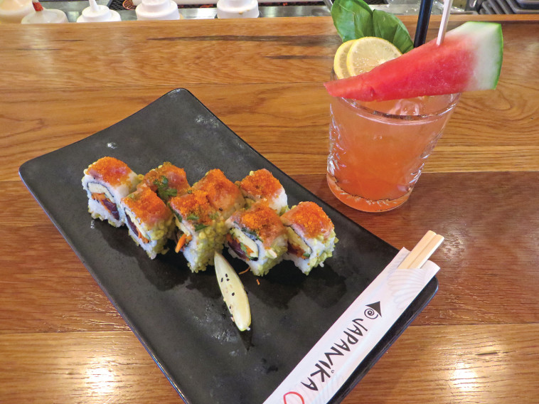 קוקטייל סוויקא עם סושי גזר. צילום: רואי פרסול