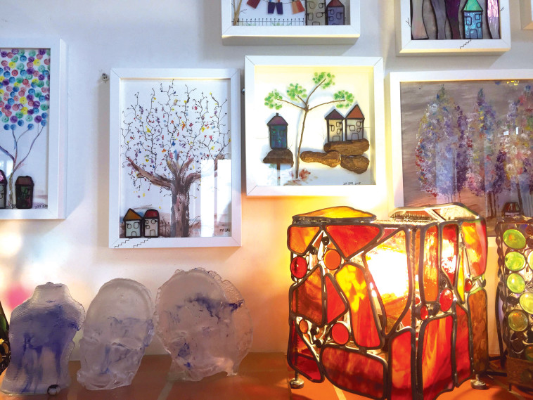 אומנות שצמחה בכאב. יצירותיו של צביקה בר