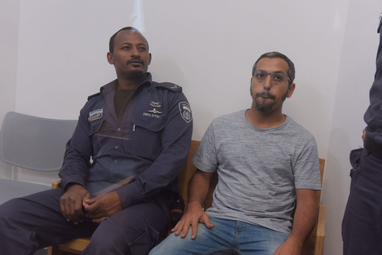 שרעבי בבית המשפט. צילום: אבשלום ששוני