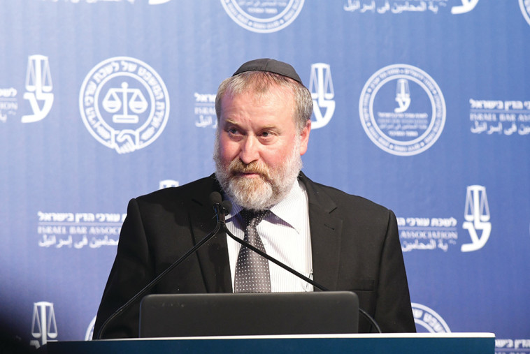 היועמ"ש מנדלבליט. "אני מיניתי אותו ואני סומך עליו". צילום: אבשלום ששוני היועמ"ש מנדלבליט. "אני מיניתי אותו ואני סומך עליו". צילום: אבשלום ששוני