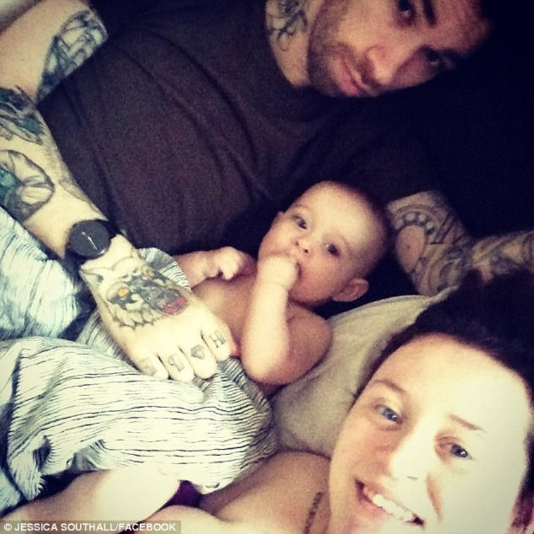 ג'סיקה, בנה ובן זוגה. צילום מסך