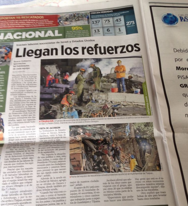 תמונות של צוותי פיקוד העורף בעיתונים המקסיקנים. צילום: משרד החוץ