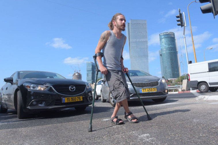 חסימה בעזריאלי, מחאת הנכים. צילום: אבשלום ששוני