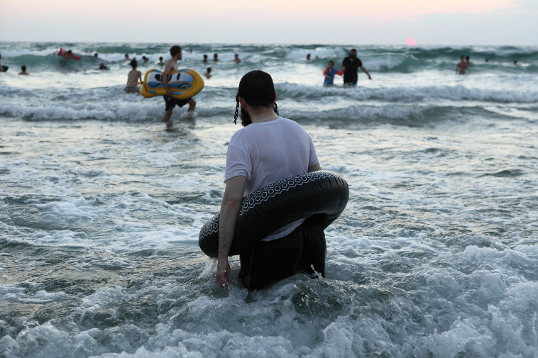 &quot;רוב הציבור שיוצא לנפוש הוא לא האברכים, אלא העובדים&quot;. צילום: יונתן זינדל, פלאש 90