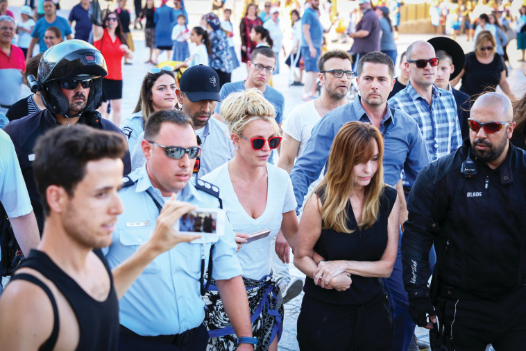 בריטני ספירס בכותל המערבי בקיץ האחרון. צילום שלומי כהן, פלאש 90 