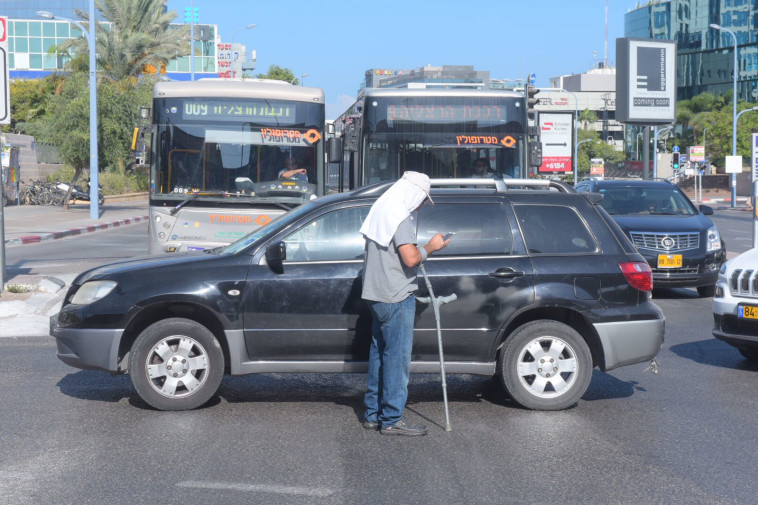 ממשיכים במחאה. צילום: אבשלום ששוני