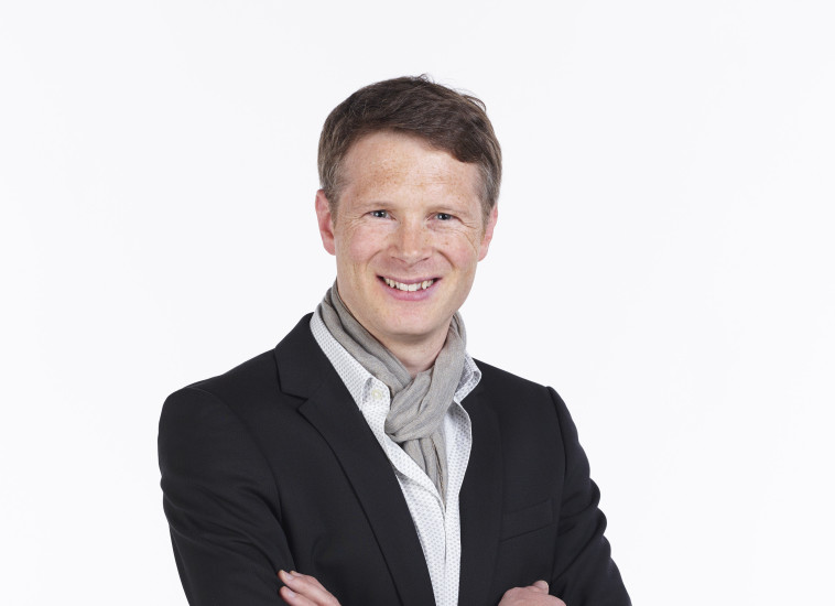 יונאס פריקר. צילום: הפרלמנט השוייצרי