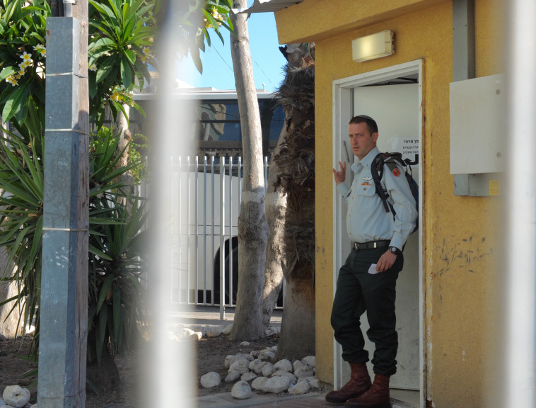 סא&quot;ל דוד שפירא בבית הדין הצבאי ביפו. צילום: אבשלום ששוני