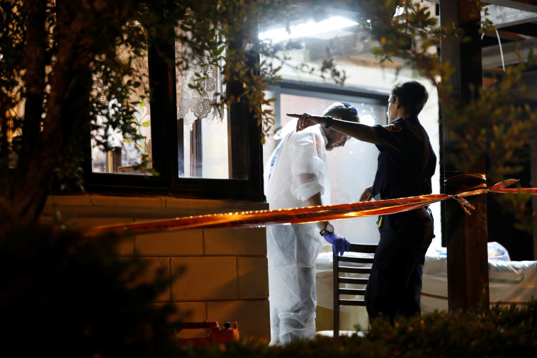 זירת הפיגוע בחלמיש. צילום: רויטרס