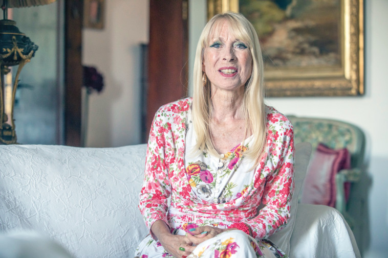 האנה מושה חובב. יוסי אלוני 