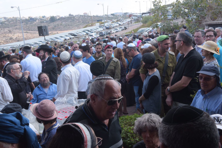 הלווייתו של ראובן שמרלינג. צילום: אבשלום ששוני