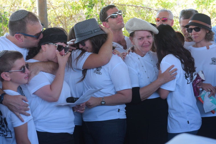 הלווייתו של ראובן שמרלינג. צילום: אבשלום ששוני