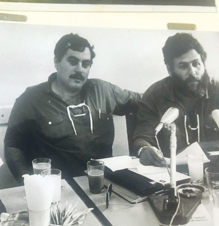 כדובר "השומר הצעיר" עם ראש התנועה דאז אלישע שפירא כדובר "השומר הצעיר" עם ראש התנועה דאז אלישע שפירא