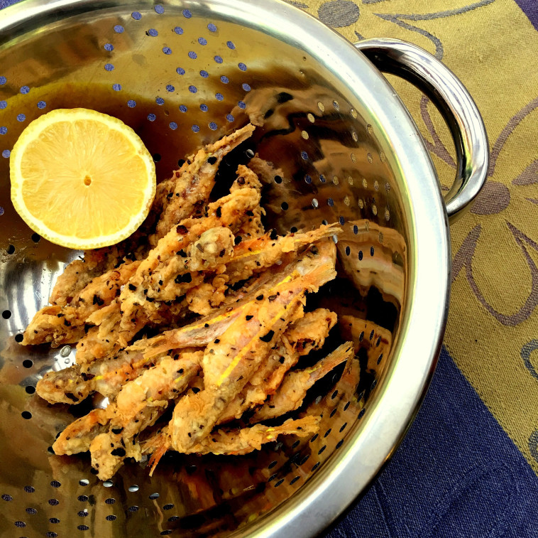 ברבוניות או סרדינים בגלימה פיקנטית. צילום: פסקל פרץ רובין