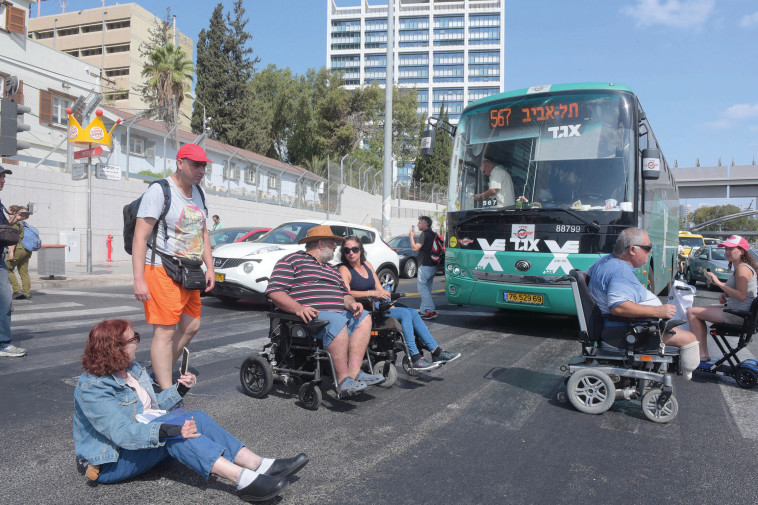 מחאת הנכים, ארכיון. צילום: אבשלום ששוני