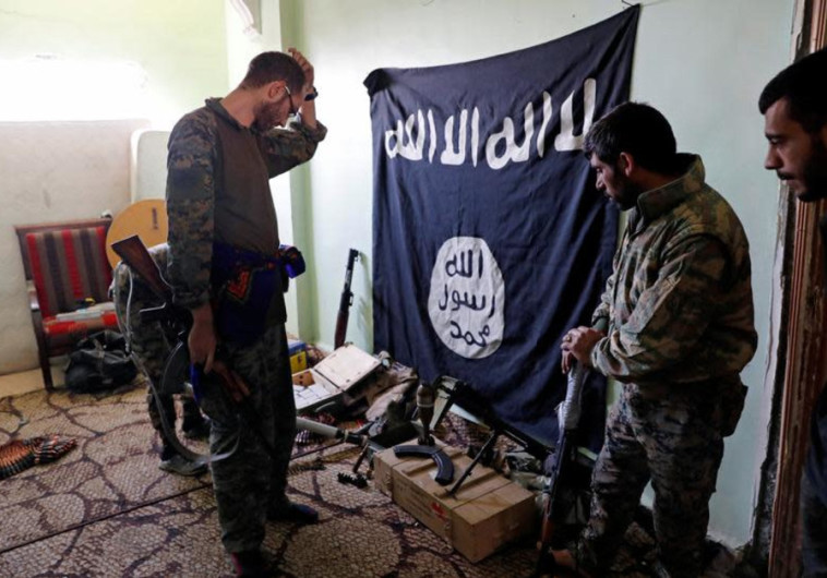 אמצעי לחימה שנמצאו בעמדה של דאעש בא-רקה