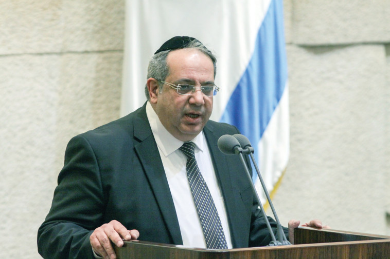 &quot;חמוד, שקט, רגוע, לא שובב. למרות ההפרש בגילים, תמיד היינו קרובים מאוד&quot;. גואטה נואם בכנסת. צילום:  פלאש 90 