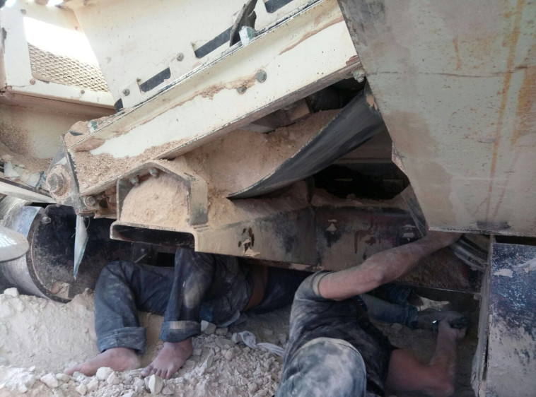 הפועל שידו נלכדה. צילום: דוברות מד&quot;א