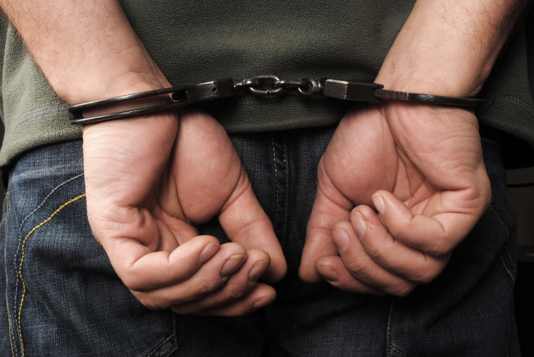 חשוד, אילוסטרציה. צילום: istockphoto חשוד פלילי, אילוסטרציה. צילום: istockphoto