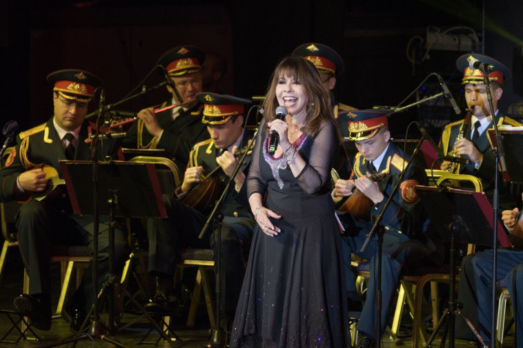 ארזי והמקהלה. צילום: איליה זוסקוביץ'