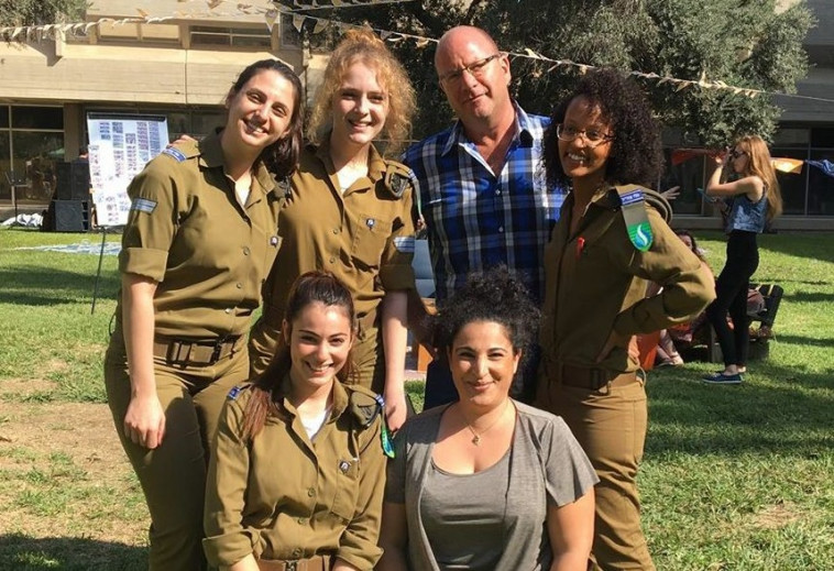 אביב לביא וצוות יהיה בסדר - יחצ 