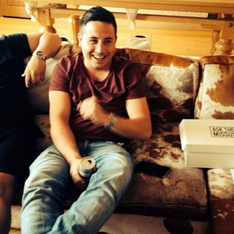 הבן האמיתי, סטיוארט. צילום מסך