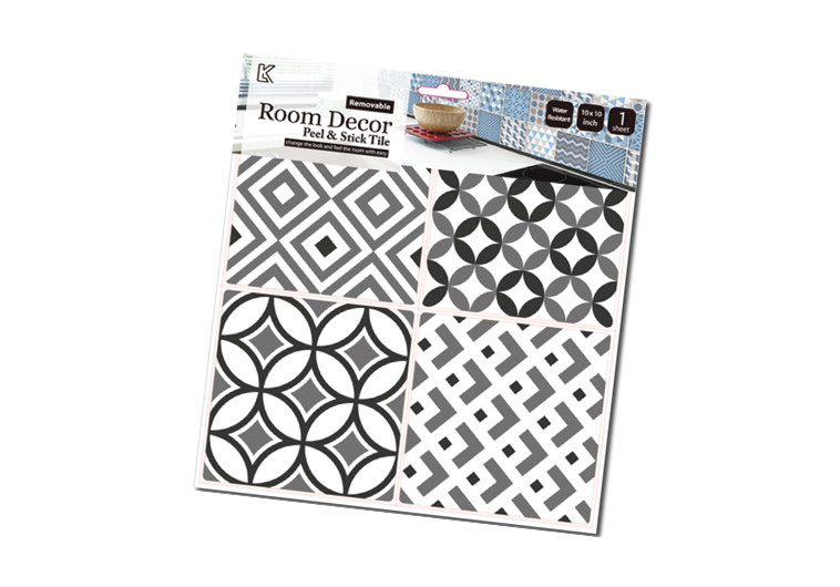 מדבקות שנראות כמו אריחי קרמיקה של &quot;הומין&quot;. צילום יח&quot;צ