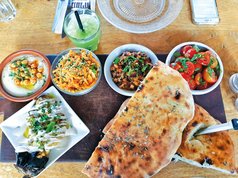 מסעדת &quot;הכנענית&quot;. צילום: אלי פכטר