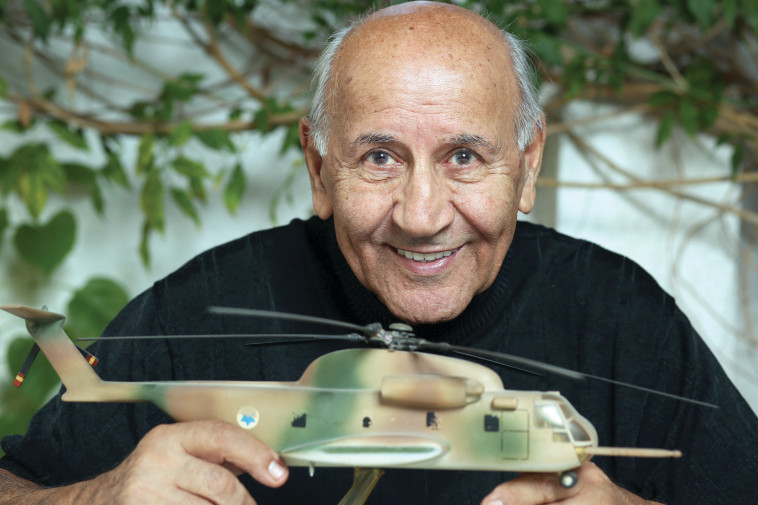 &quot;הליקופטר שיוכל לקחת נגמ&quot;ש&quot;. הבייבי החדש  צילום: אריאל בשור