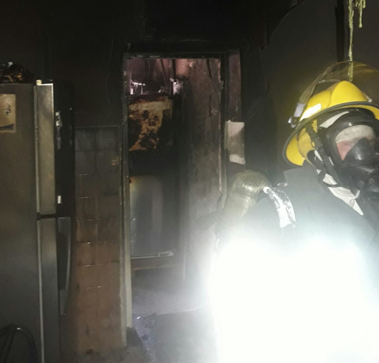 הדירה שנשרפה. צילום: דוברות כב&quot;ה ירושלים