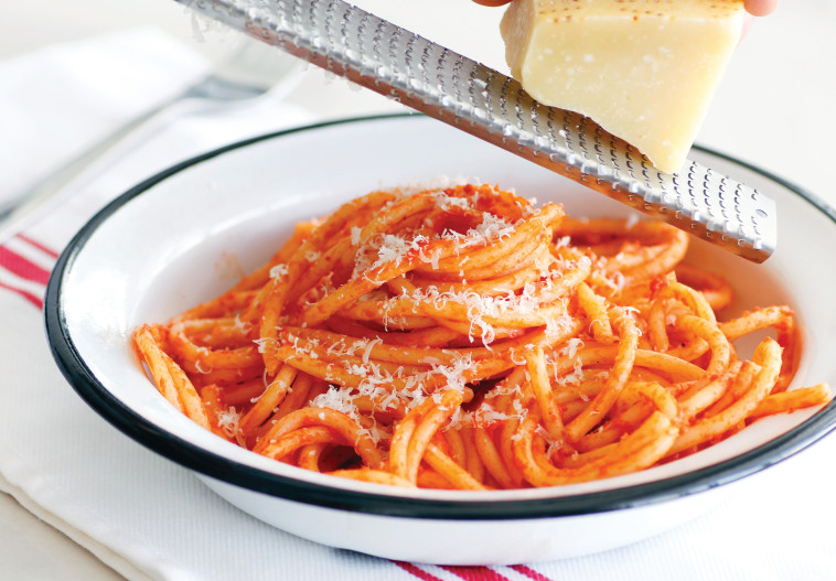 מקרוני ברוטב חמאת עגבניות