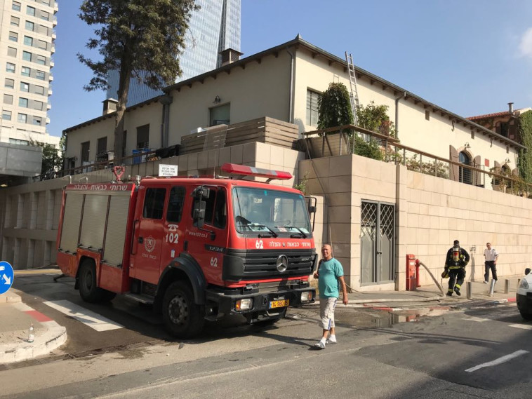 כבאית במתחם שרונה. צילום: אבשלום ששוני