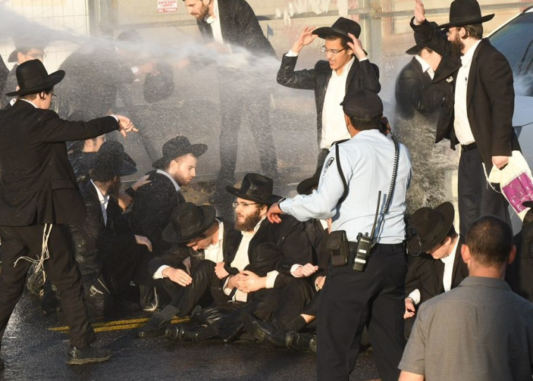 הפגנת החרדים בבני ברק. צילום: אבשלום ששוני