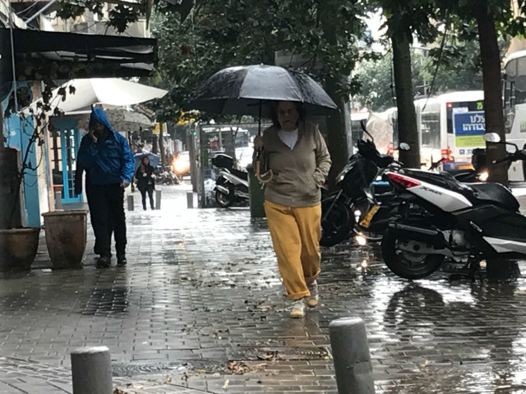 גשם בגוש דן. צילום: אבשלום ששוני