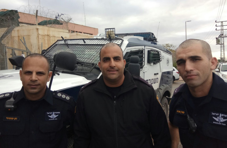 השוטרים שהשתתפו בחילוץ. צילום: באדיבות המשטרה