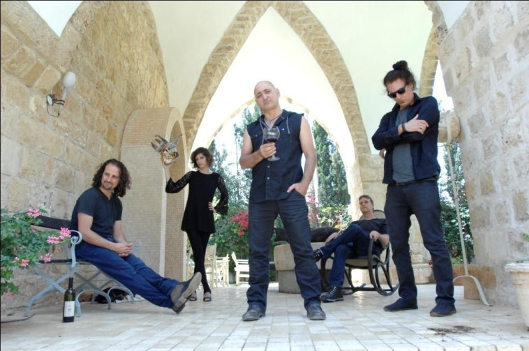 נקמת הטרקטור. אריאל ואן סטראטן, יח&quot;צ 