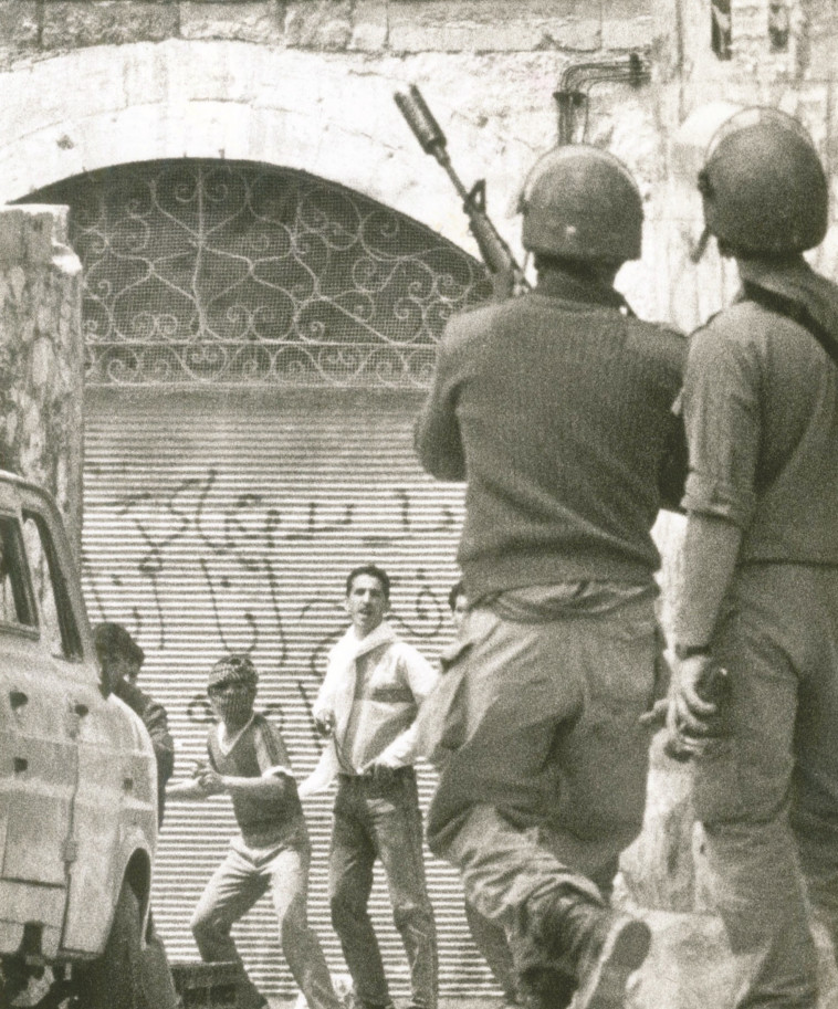 האינתיפאדה הראשונה. צילום: ראובן קסטרו 