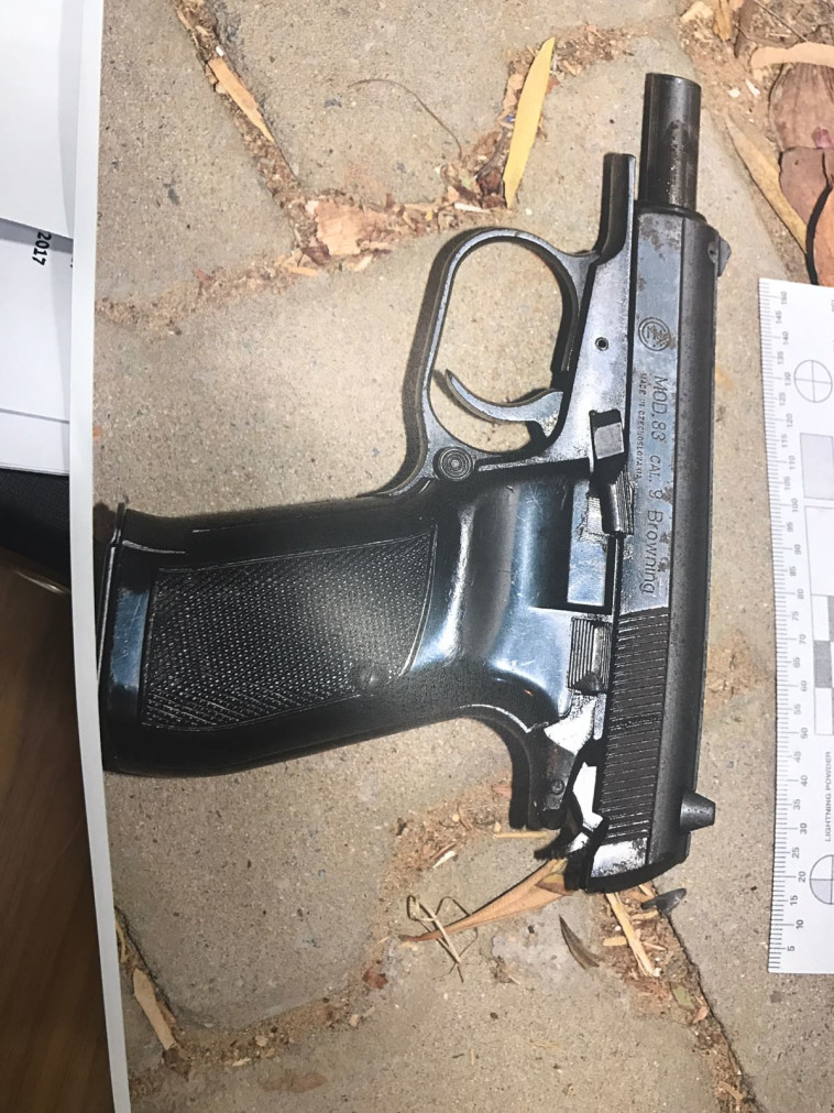 האקדח. צילום: מתוך תיק החקירה