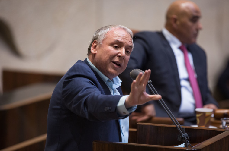 אמסלם. אף אחד לא מגנה ולא נזעק. צילום: הדס פרוש, פלאש 90 אמסלם. אף אחד לא מגנה ולא נזעק. צילום: הדס פרוש, פלאש 90