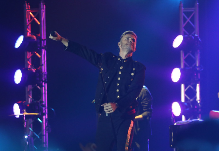 טייק דאת - take that. צלם : אורית פניני 