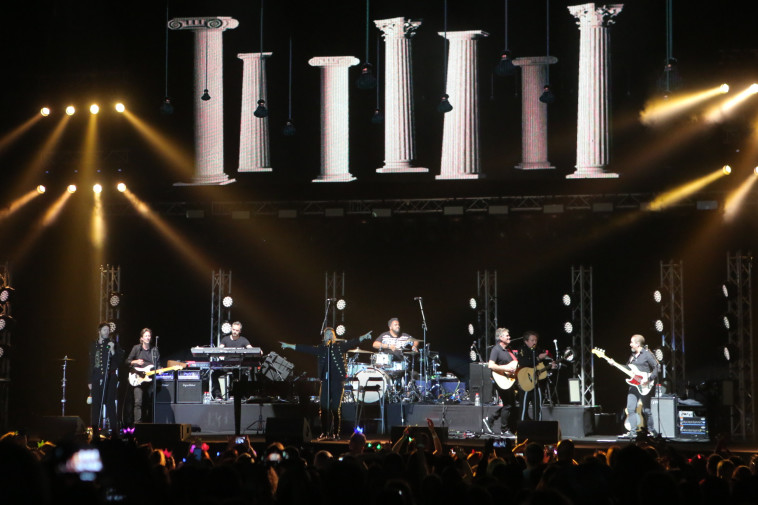 טייק דאת - take that. צלם : אורית פניני 