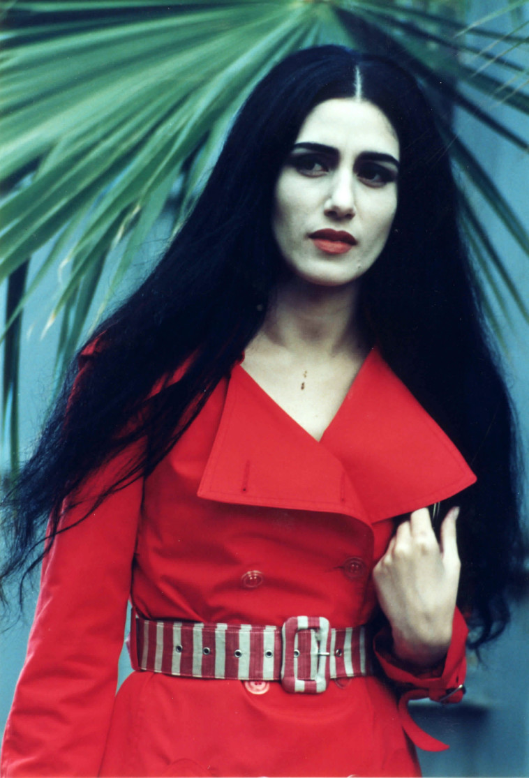 &quot;ז'ה טם, רונית אלקבץ&quot;. יח&quot;צ 