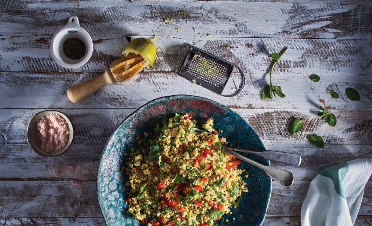  סלט טבולה דוחן. צילום: אנטולי מיכאלו 