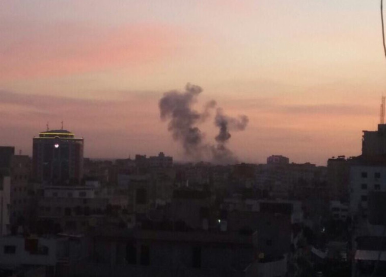 תקיפת חיל האוויר ברצועה. צילום: רשתות ערביות