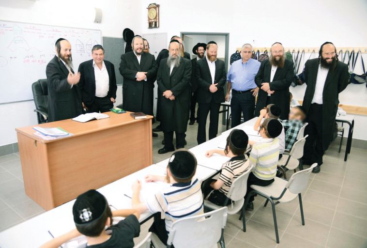 בכירי עיריית בית&quot;ר עילית. צילום: שמוליק רחמני