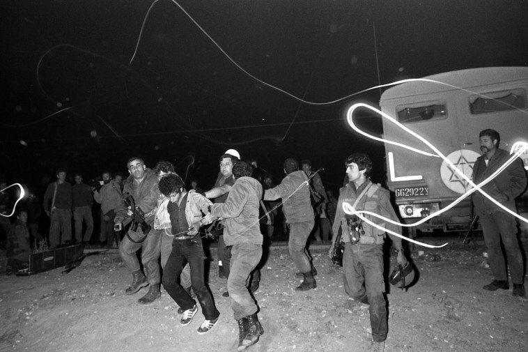 זה כבר אינו העולם של הימים ההם. פרשת קו 300, 1984 צילום:  שמואל רחמני