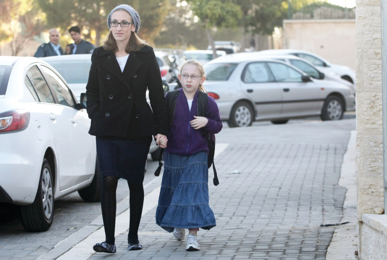 נעמה מרגוליס ואמה. צילום: קובי גדעון, פלאש 90