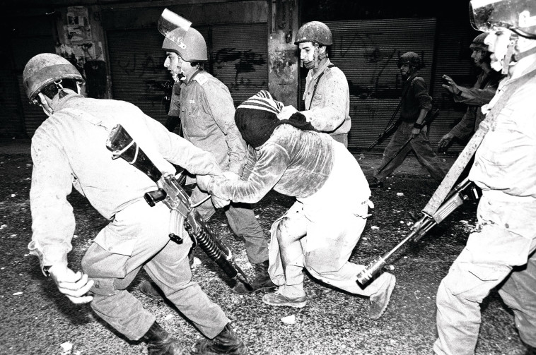 מעצר בקסבה של שכם. צילום: ראובן קסטרו