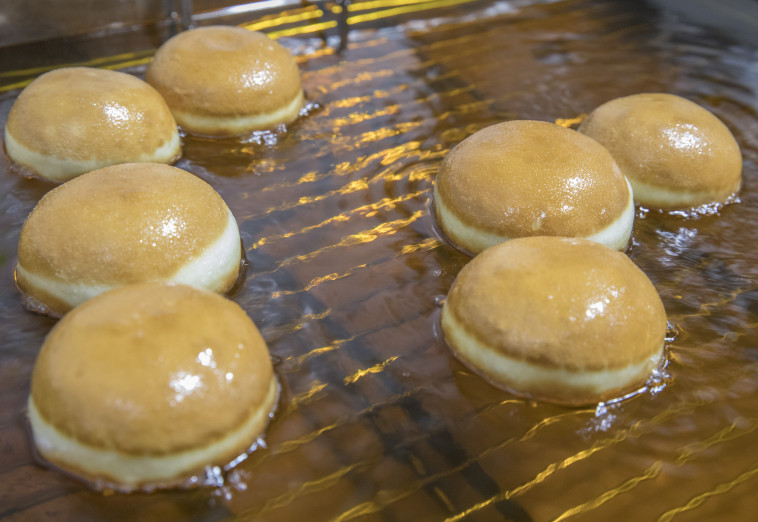 לאכול, אבל מעט. סופגניות. צילום: יוסי אלוני