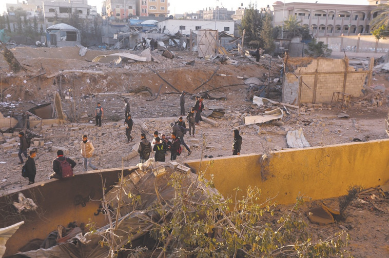 האזור שהופצץ בצפון הרצועה. צילום: AFP